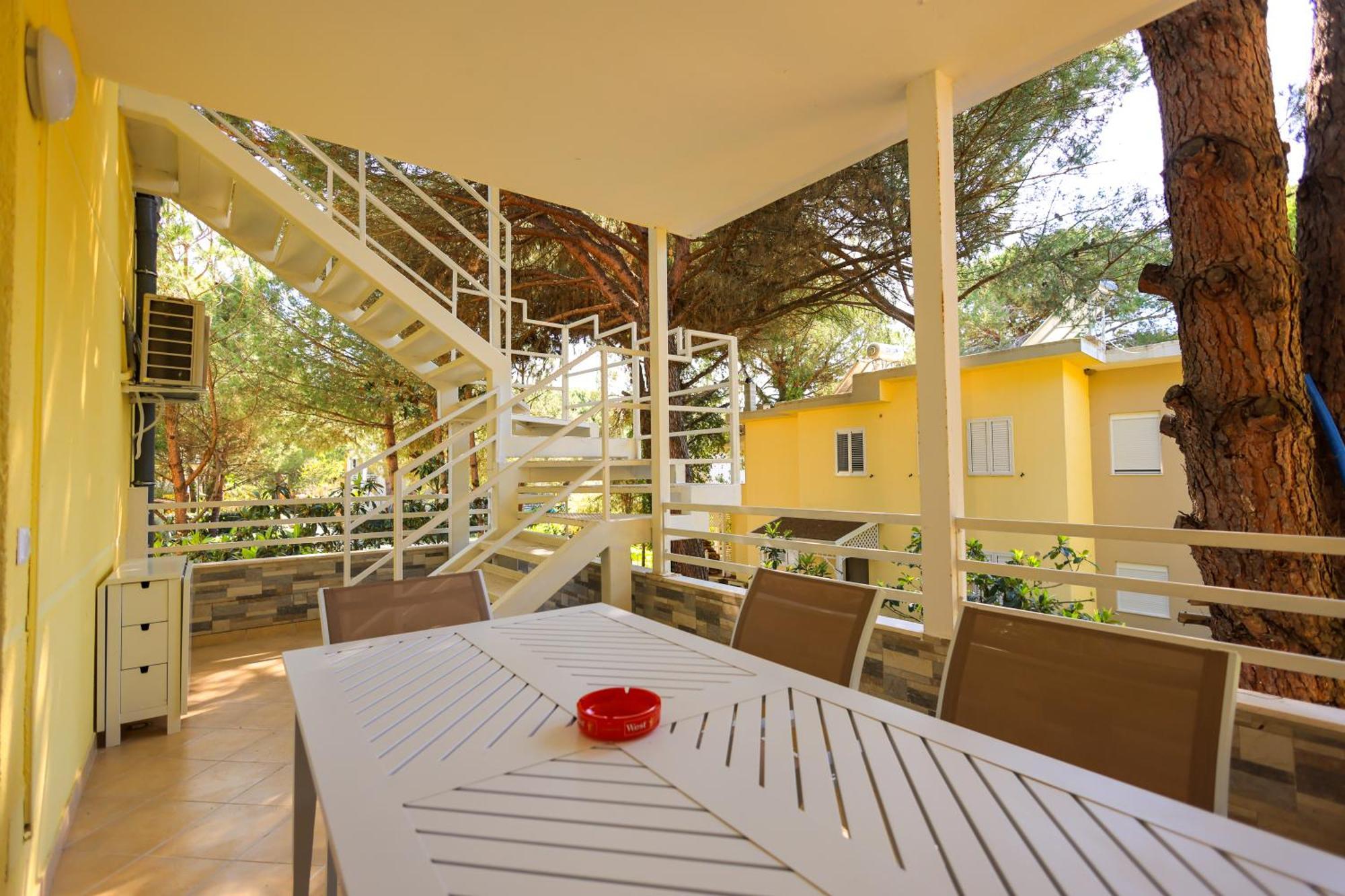 Grandstay Villa Perla Resort Durrës Exterior foto